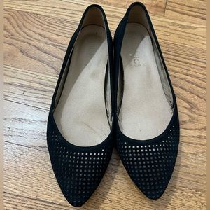 VIONIC black Posey pointed toe suede flats